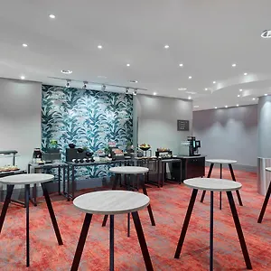 Centre By Ihg Отель